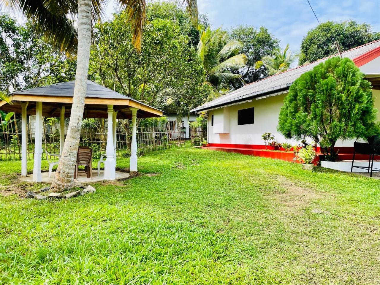 Secret Garden Mirissa Villa Exterior photo