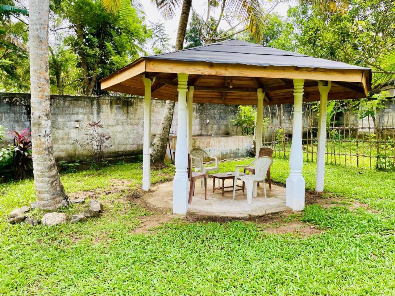 Secret Garden Mirissa Villa Exterior photo